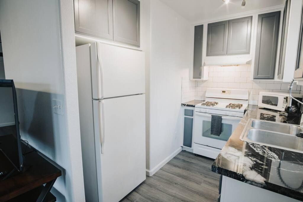 Gorgeous Upstairs Studio With Patio And Laundry Chico Extérieur photo