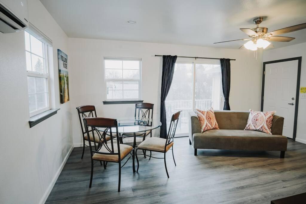 Gorgeous Upstairs Studio With Patio And Laundry Chico Extérieur photo